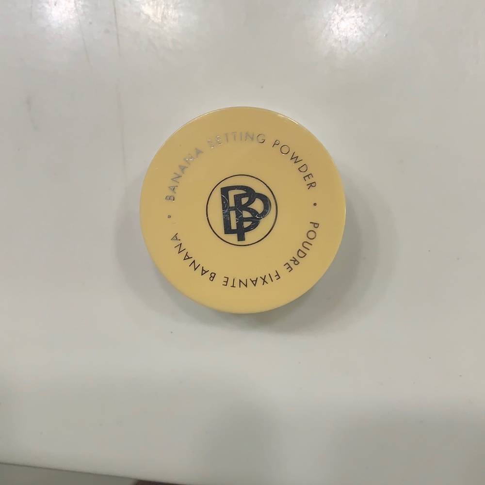 Banana Setting Powder. 0.14 US OZ